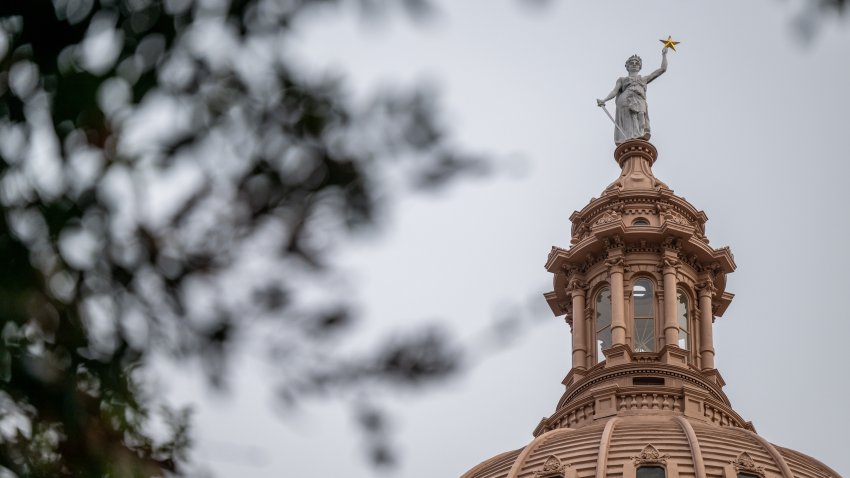 Exterior del Capitolio del Estado de Texas el 18 de febrero de 2023 en Austin, Texas. (Fotografía de Brandon Bell/Getty Images)