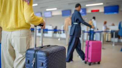 Nuevas reglas a la hora de viajar por aeropuertos de EEUU: expertos explican