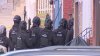Lo acusan de asesinar con una flecha a hombre hispano