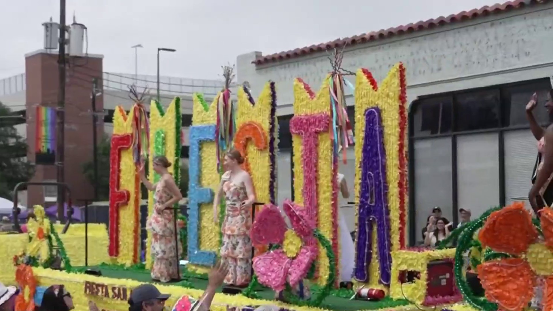 Fiesta San Antonio video del desfile Battle of the Flowers