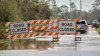 Lluvia intensa: cierre de carreteras con barricadas en San Antonio