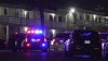 Hombre muere baleado tras disputa en apartamentos