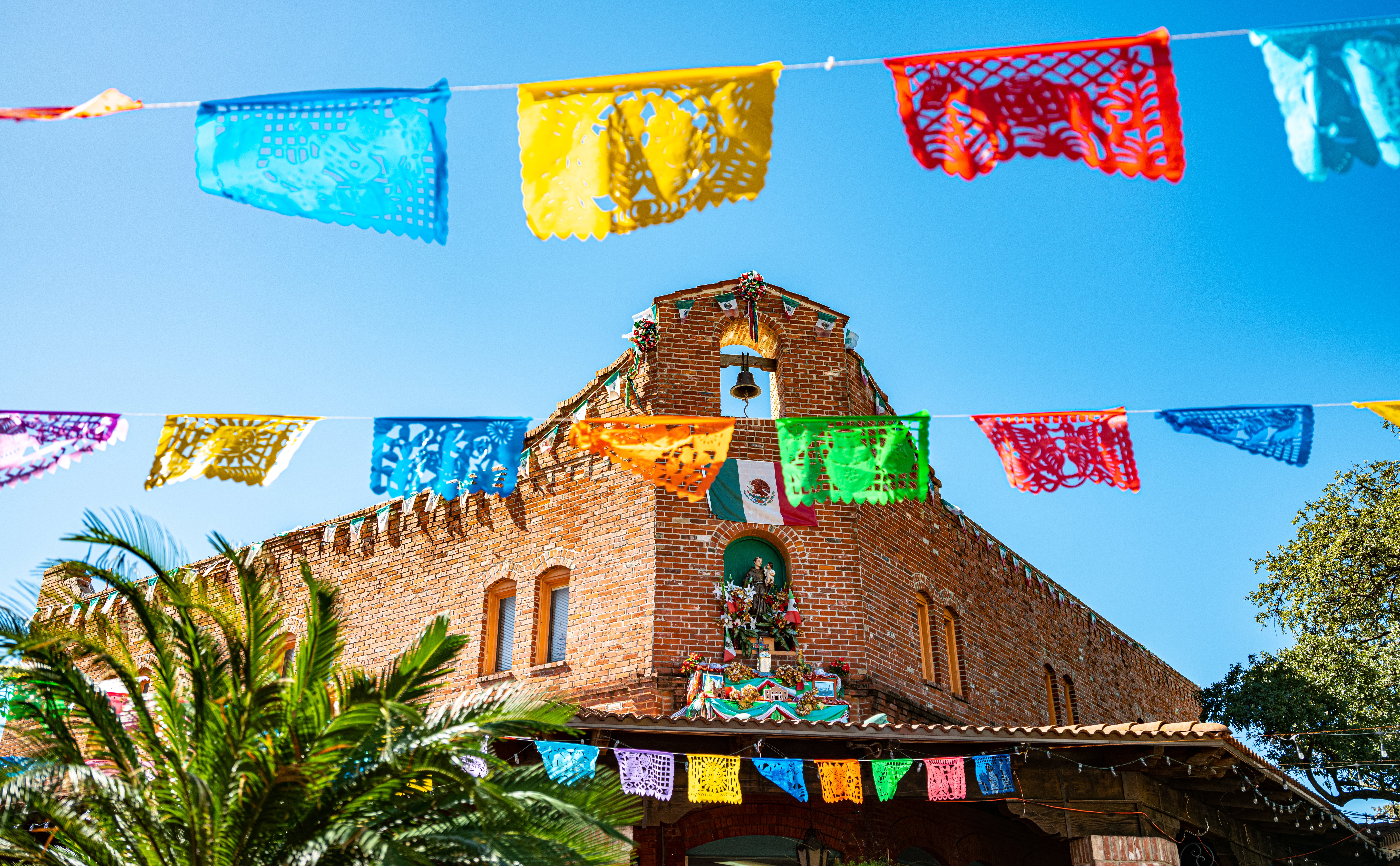 Mes de la Herencia Hispana: celebra en San Antonio con desfiles, cine y música