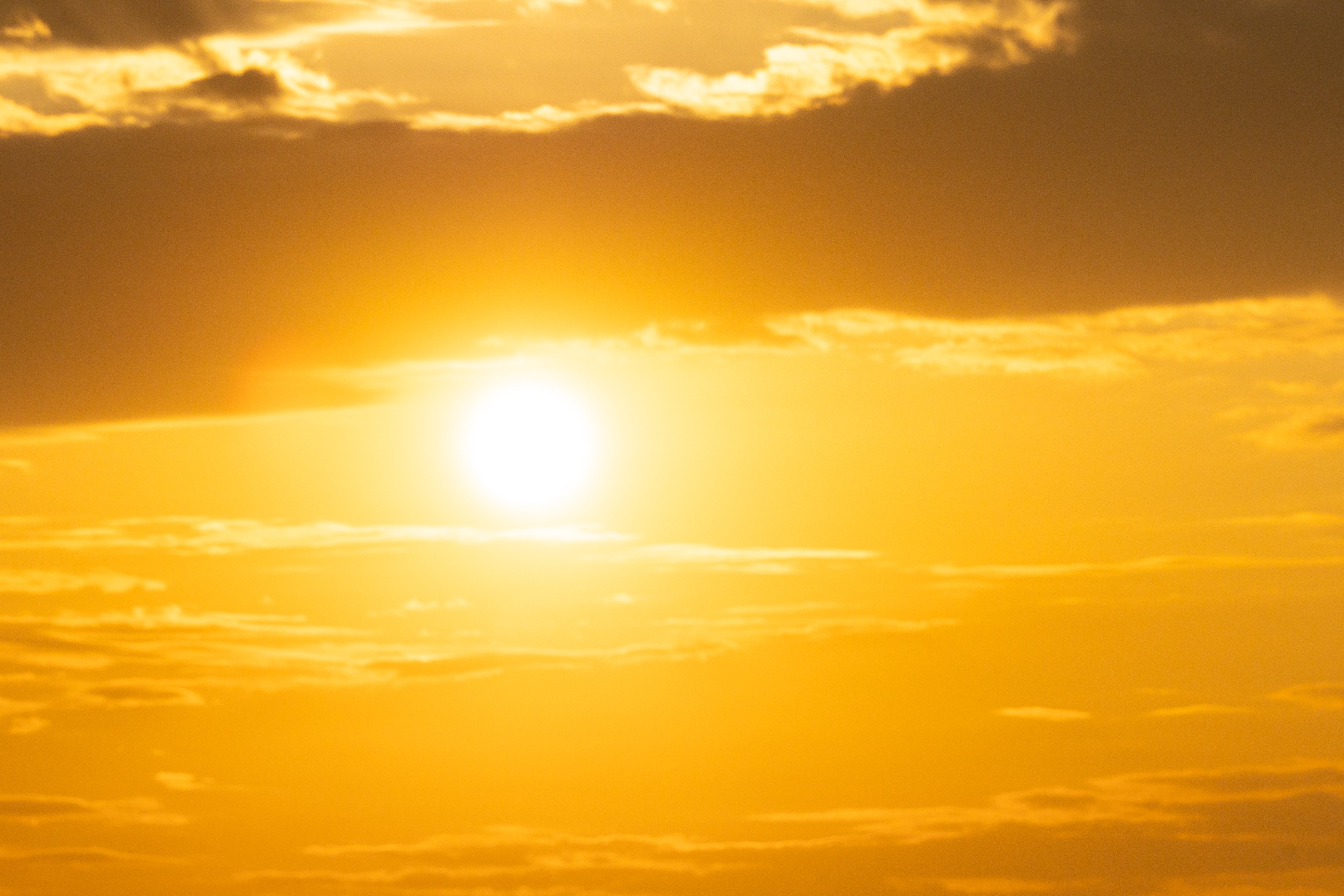 Calor intenso y posibilidad de lluvias aisladas para el centro de Texas