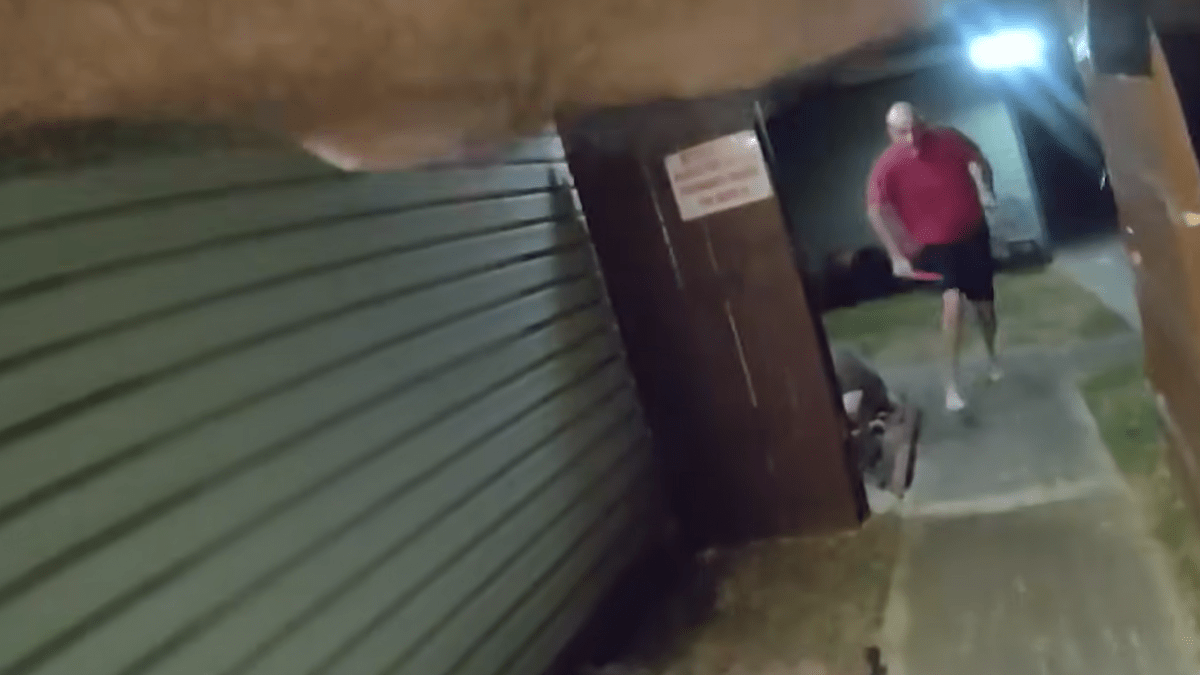Policía de San Antonio revela video de tiroteo mortal con un hombre armado con cuchillos