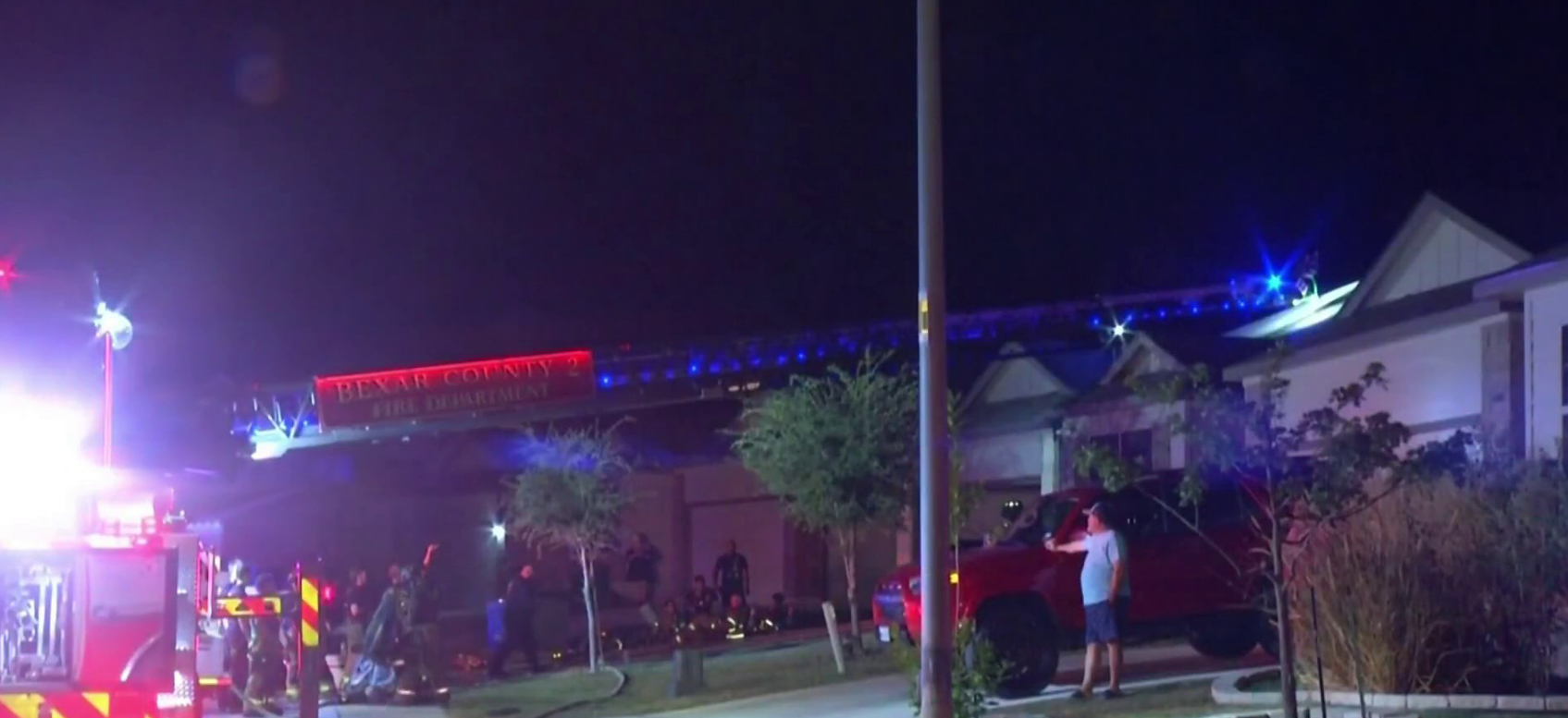 Incendio en una casa del condado Bexar deja daños de aproximadamente $100,000
