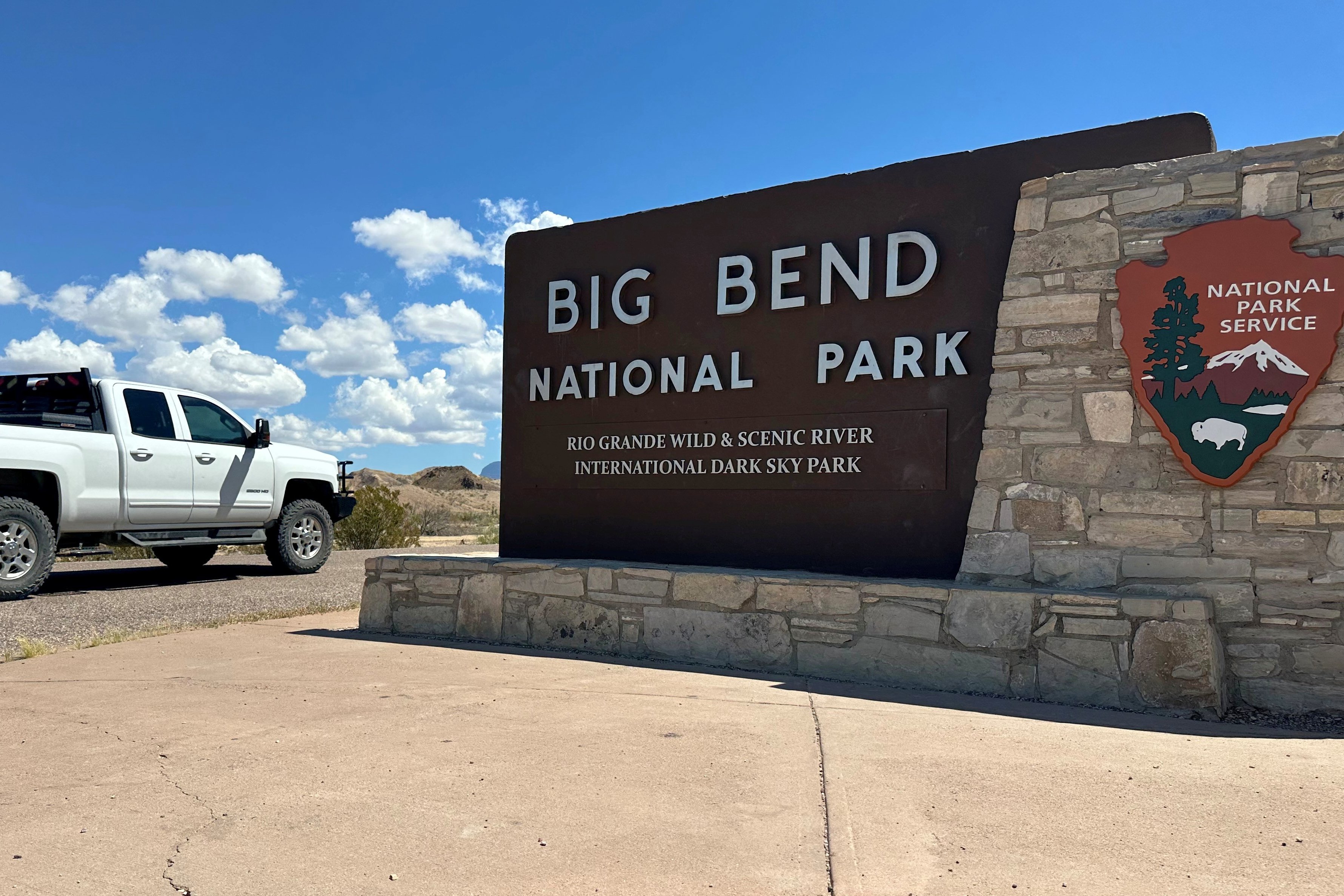 Trump no podrá continuar por ahora el muro fronterizo en la región texana de Big Bend, dice jueza