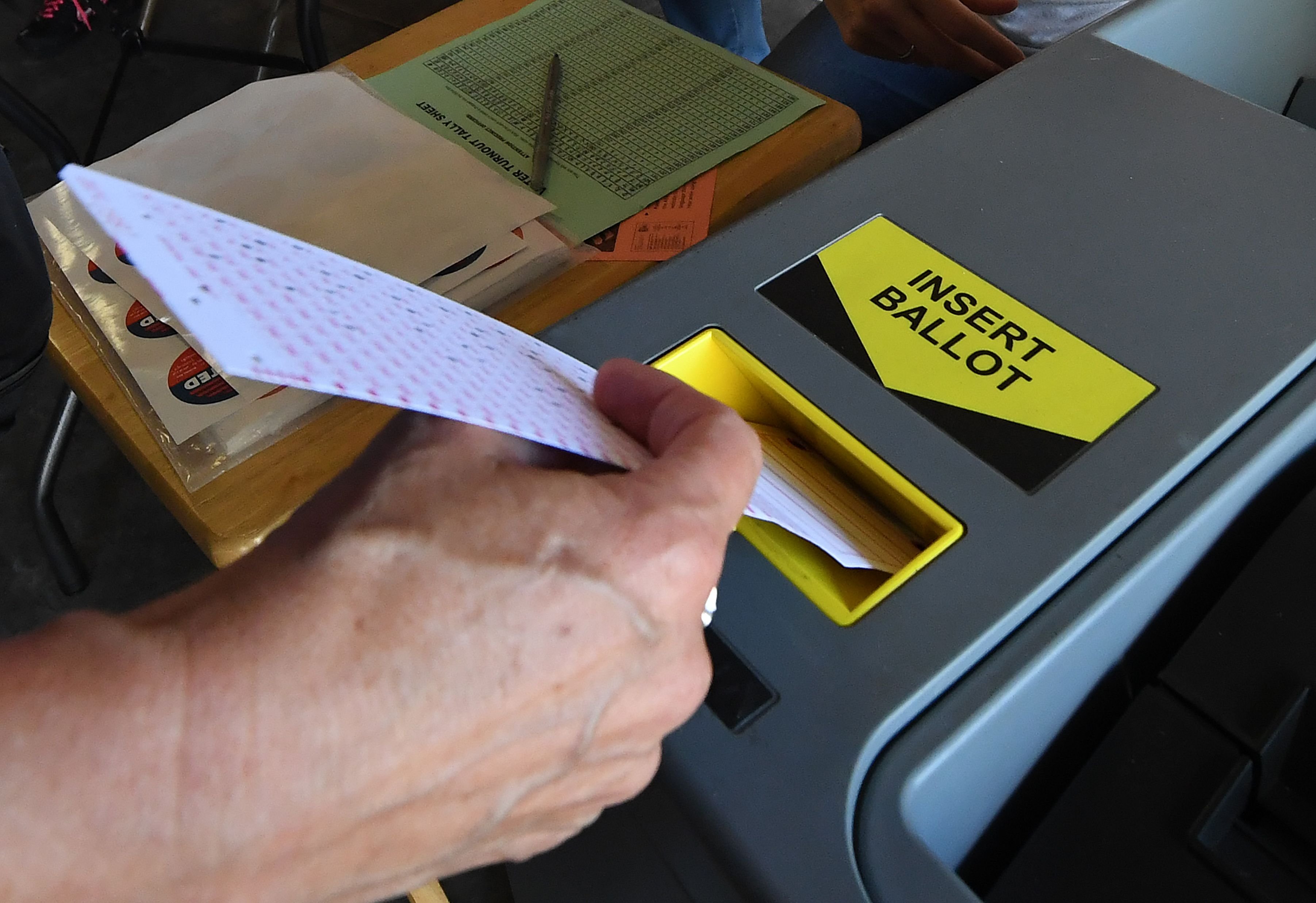 ¿Máquinas de votación alteran lo que seleccionan los electores? Condado Bexar aclara