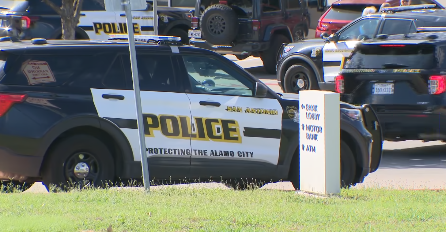 Hombre de 89 años víctima de robo tras salir de un banco en San Antonio