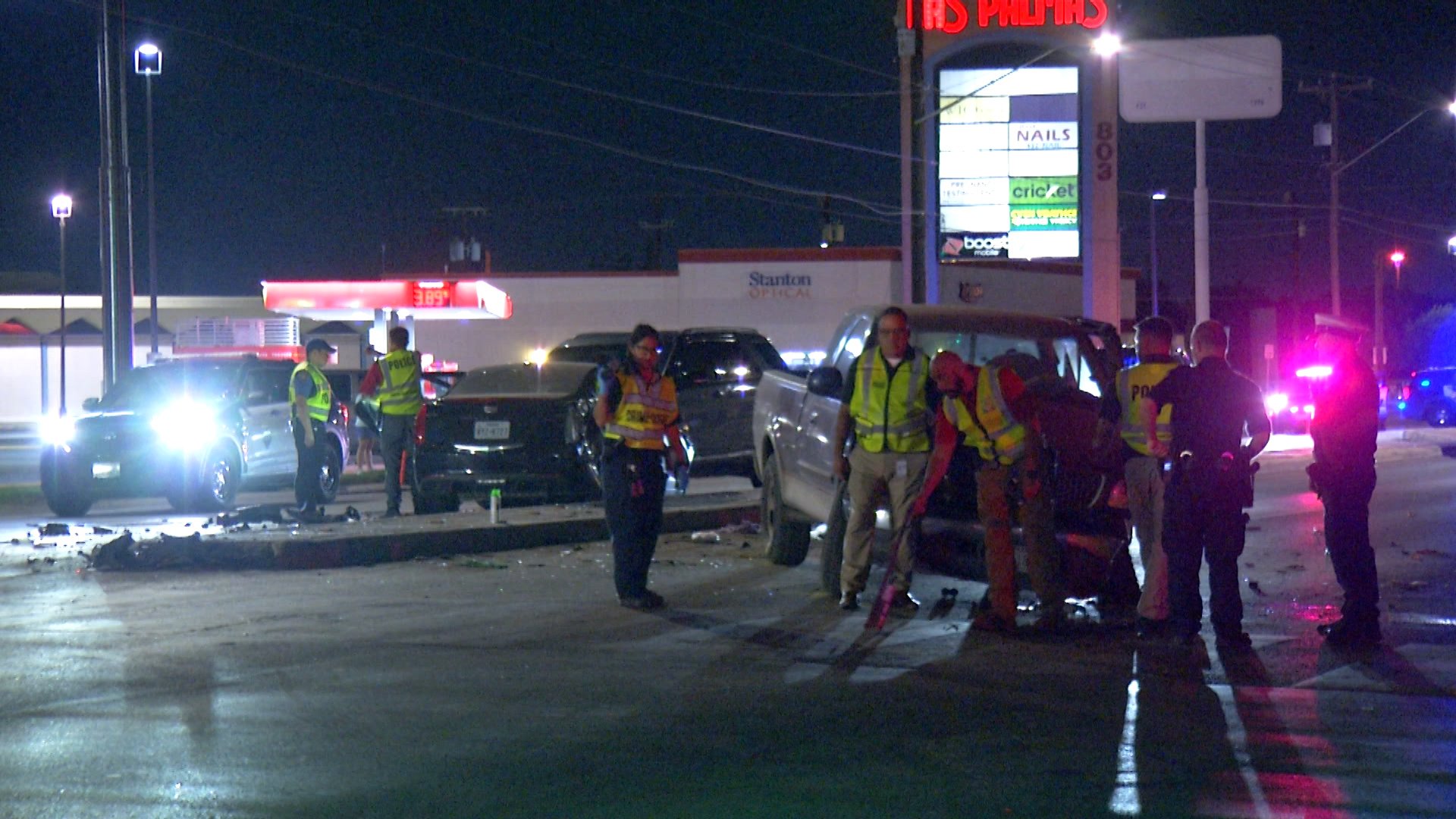 Investigan accidente que involucró tres vehículos y dejó una persona muerta en San Antonio