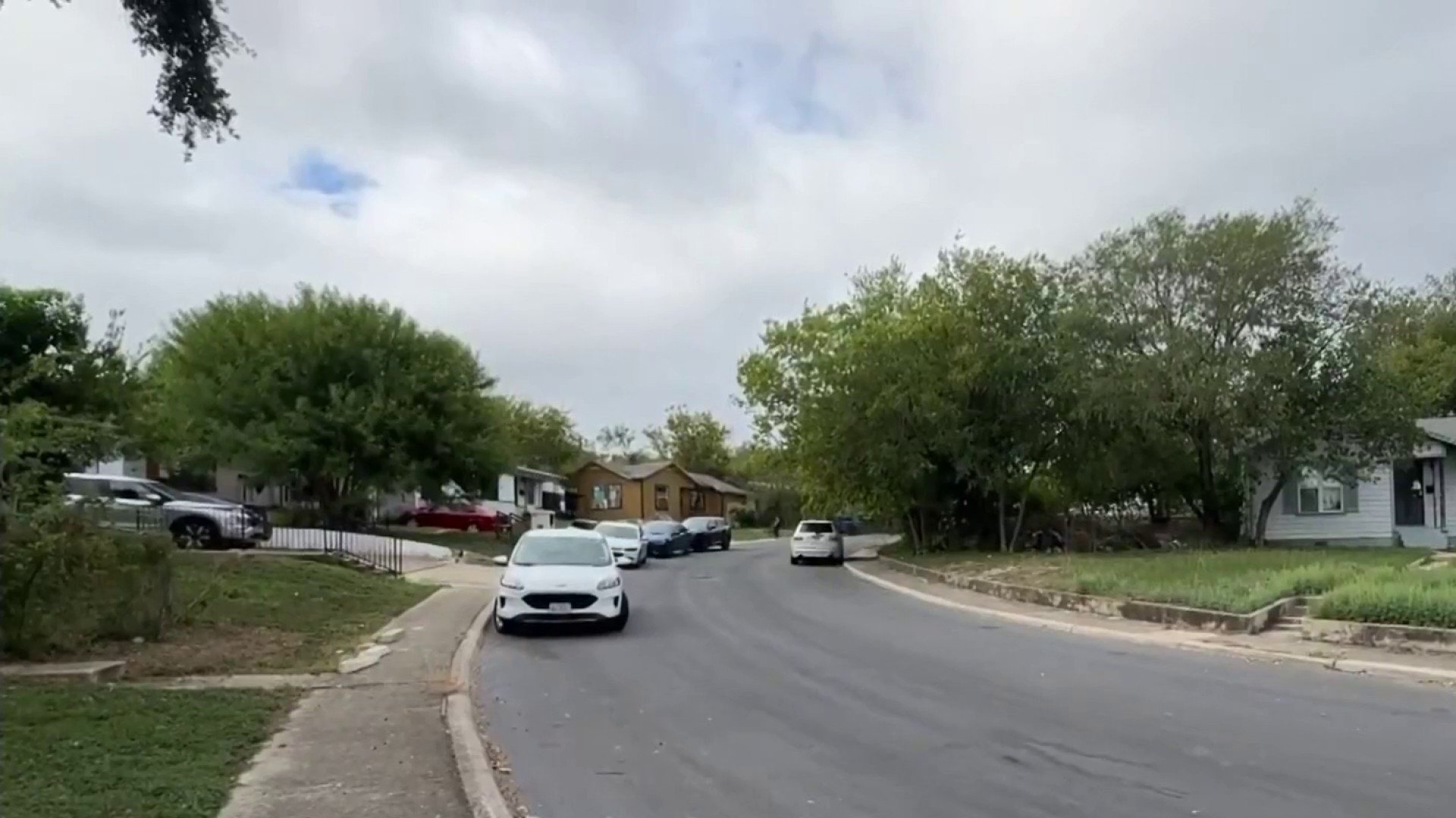 Hombre es hospitalizado tras tiroteo durante altercado en San Antonio