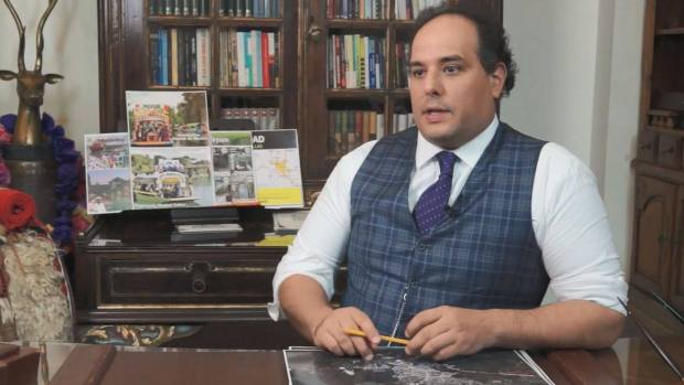 Alcalde regala su salario a sus gobernados