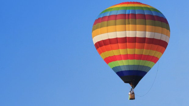 Captan en video incidente con globos aeroestáticos
