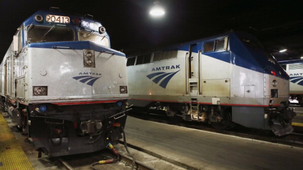 Video: 4 personas apuñaladas en tren Amtrak