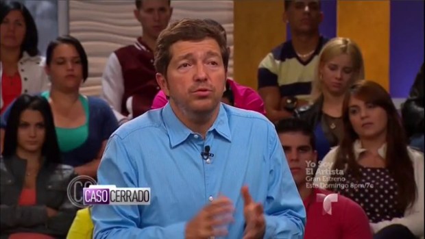 Caso Cerrado: Él me trata como microbio-Demandado