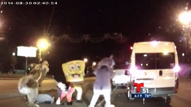 Video: Bob Esponja, a puñetes con conductor