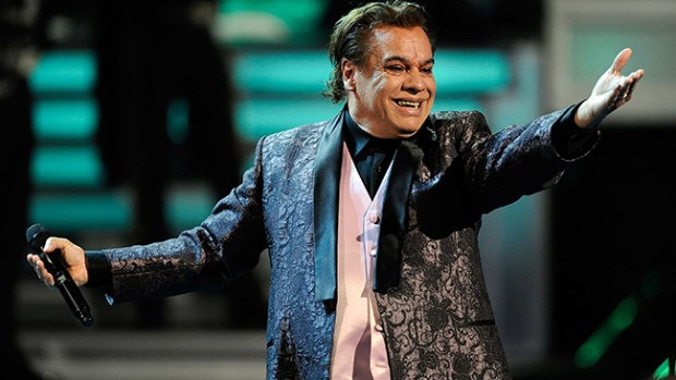 Video: Juan Gabriel reanuda su gira en EEUU