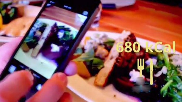 Video: Pierde peso con solo usar ¡tu celular!