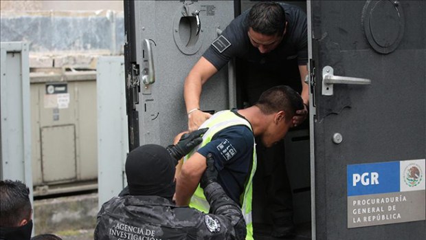 Video: Arrestan a líder acusado de desaparecer estudiantes