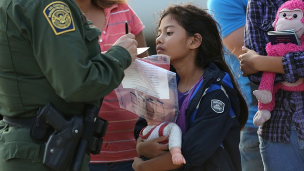 Video: Cerrarán centro para migrantes en SA
