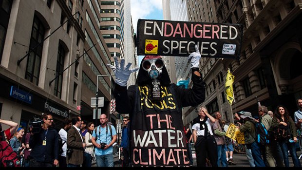 Video: Protestan contra el calentamiento global