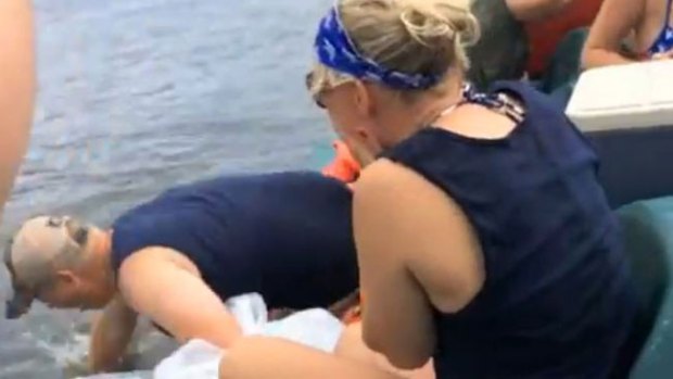 Video: Propuesta de matrimonio termina mal