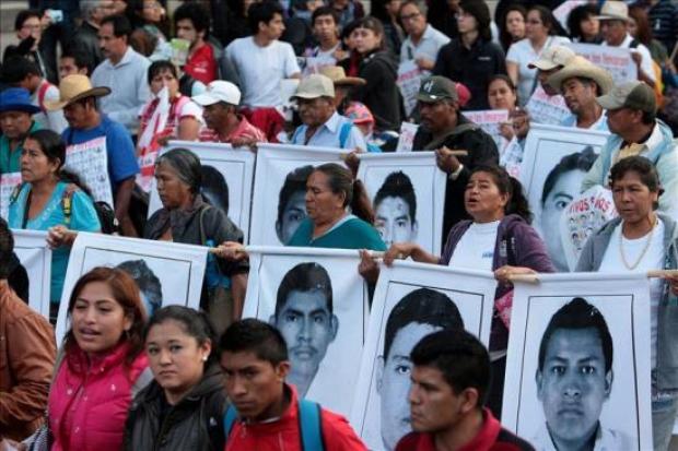 Video: Miles marchan en apoyo a desaparecidos