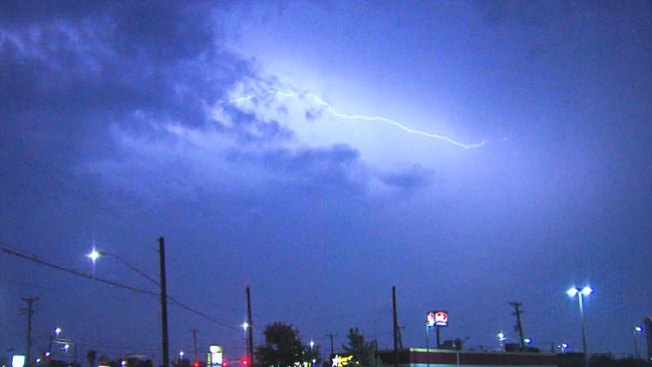Miles sin electricidad tras tormentas